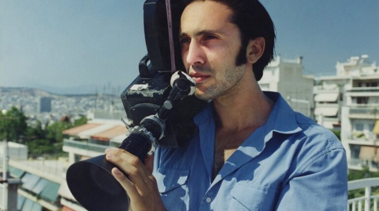 Καπνίζοντας φτηνά τσιγάρα μαζί με τον Ρένο Χαραλαμπίδη!