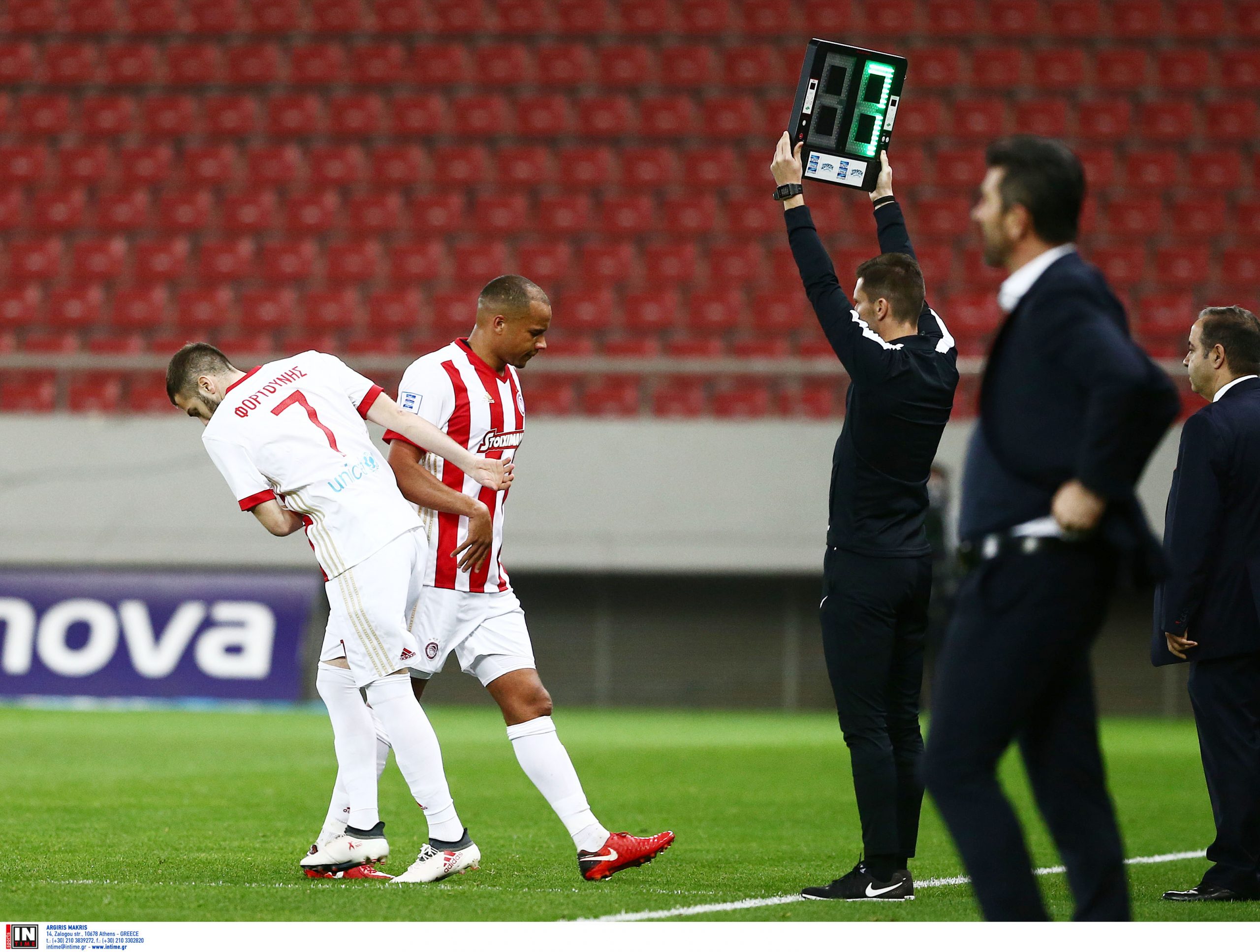 Ο Οφόε ανοίγει τον δρόμο των αποχωρήσεων στον Ολυμπιακό