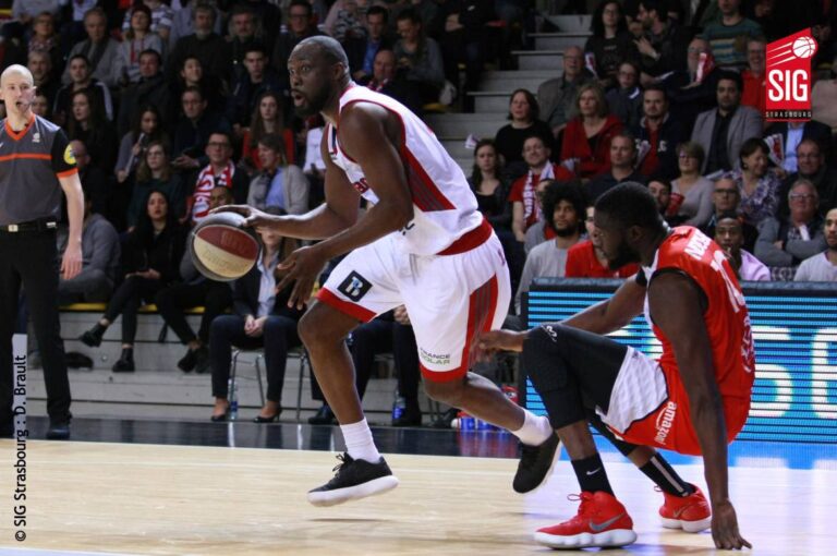 Νίκησε η Στραμπούρ και περιμένει την ΑΕΚ