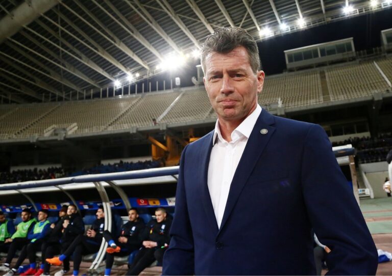 Σκίμπε: «Ισορροπία μεταξύ νέων και παλιών»