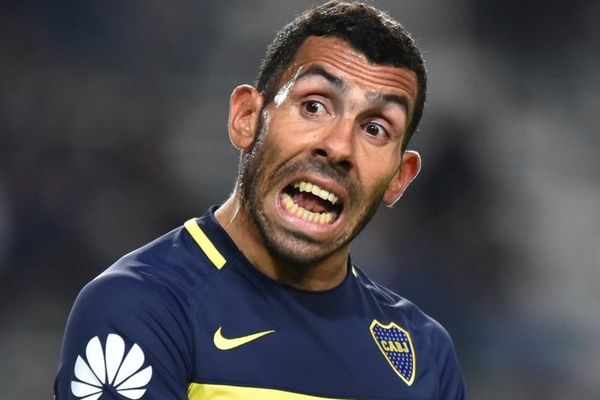 Οργή για τον τραυματισμό του Κάρλος Τέβες στη φυλακή…