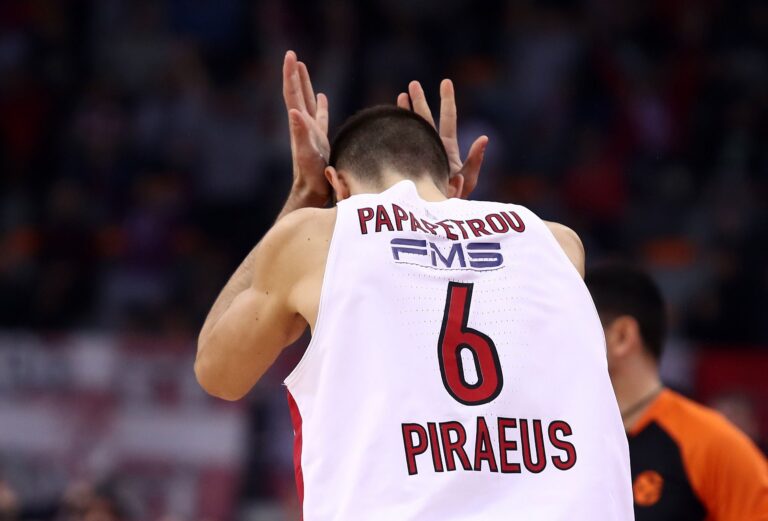 Παπαπέτρου: «Δεν μπορείς να χάνεις με κατεβασμένα χέρια»