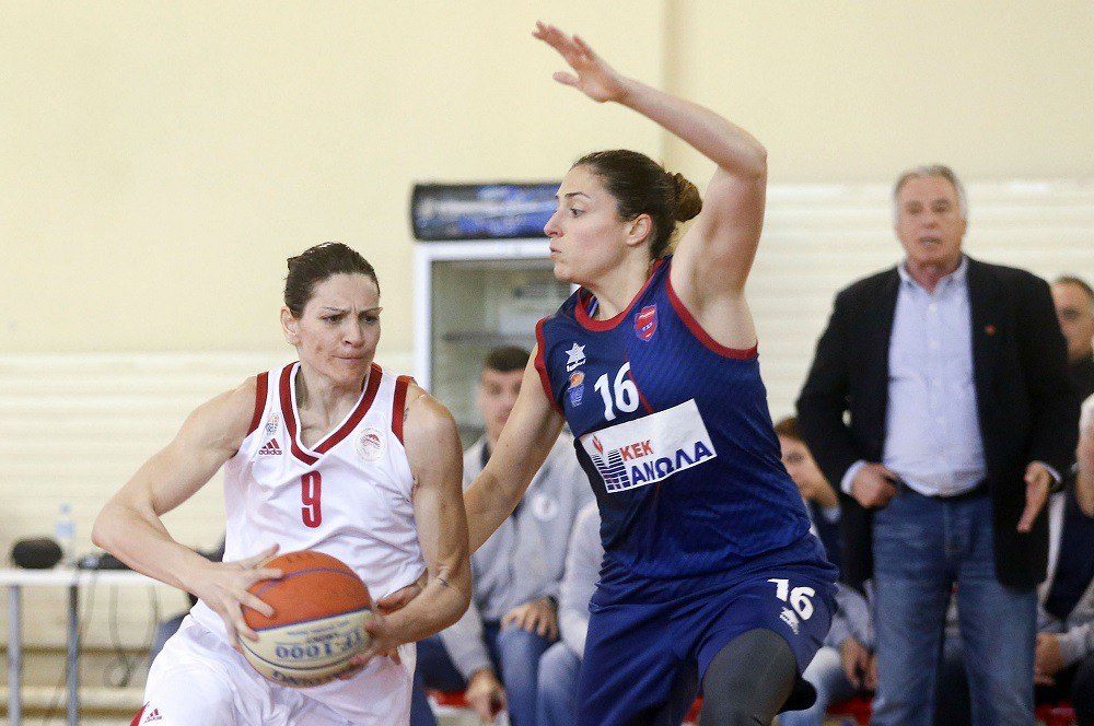 Περίπατος για τον Ολυμπιακό, που συνεχίζει αήττητος