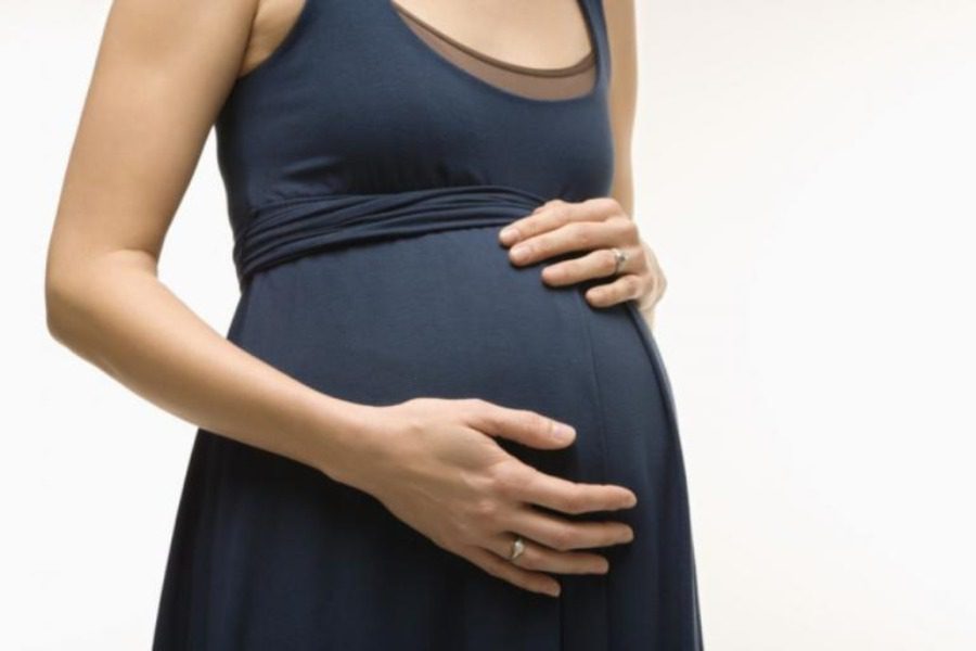 Ληστές απείλησαν έγκυο στο Κορωπί: «Έβαλε το όπλο του στην κοιλιά μου» (vid)