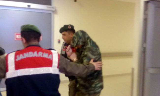 Στο δικαστήριο οι δύο Έλληνες στρατιωτικοί