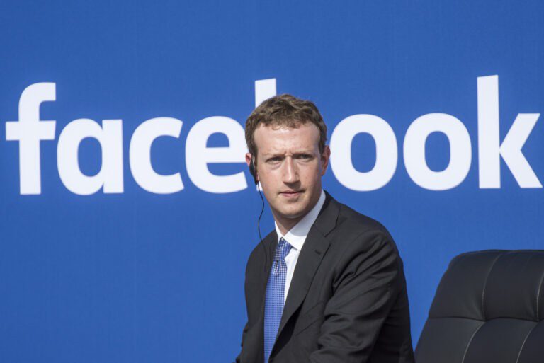Για το πως μπορεί να σπάσει το μονοπώλιο του Facebook ρωτήθηκε ο Zuckerberg από το ευρωπαϊκό κοινοβούλιο!