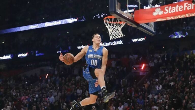 Εντυπωσιακοί οι Πίστονς – Νίκες για Φιλαδέλφεια και Ορλάντο