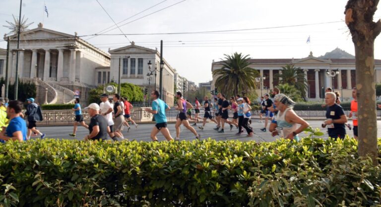 Ημιμαραθώνιος Αθήνας: Τερματίζουν οι πρώτοι συμμετέχοντες