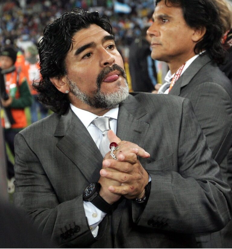 Έβρισε τους οπαδούς της ομάδας του ο Μαραντόνα