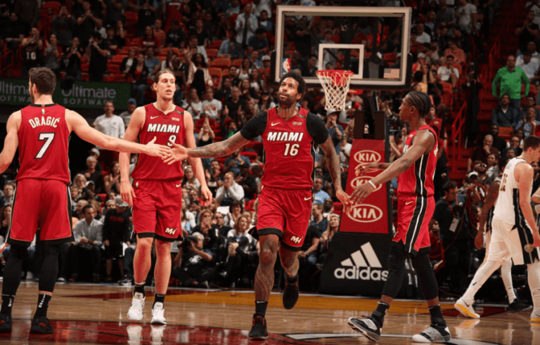 Απίστευτο ματς στο Μαϊάμι – Νίκη Σαν Αντόνιο κόντρα στα «δεύτερα» των Γουόριορς