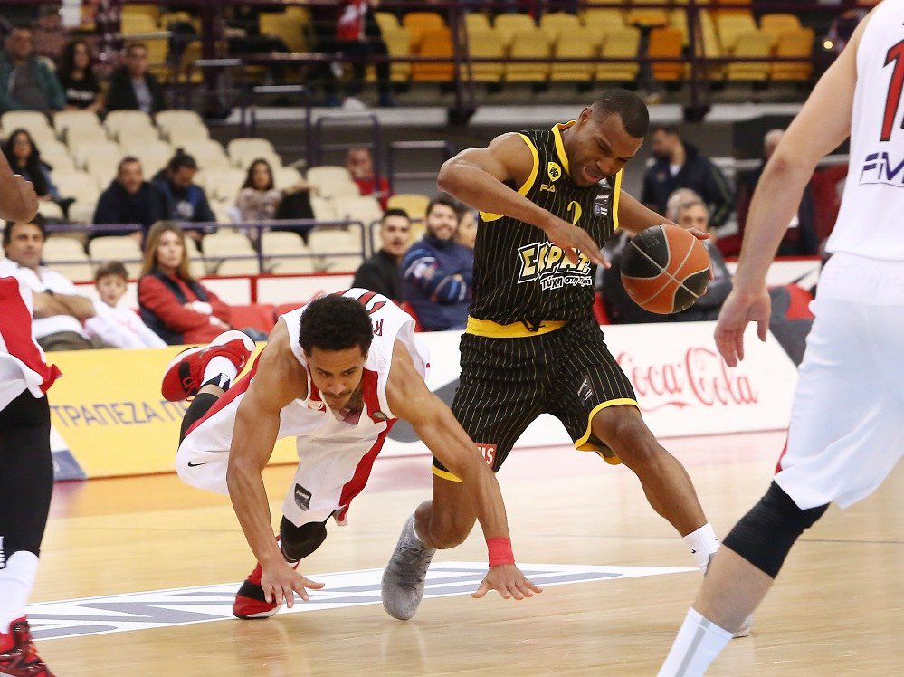 Η νίκη του Ολυμπιακού και το… χάος της 3ης θέσης