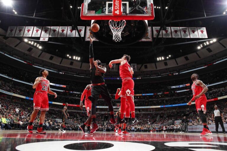 Τα κορυφαία buzzer beater της χρονιάς (vid)