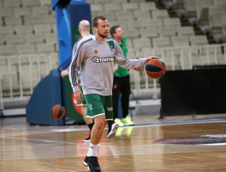 Ξανά εκτός ο Λεκαβίτσιους, στη 12άδα ο Ρίβερς