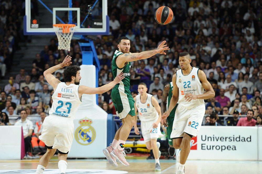 Στέλνουν τον Τζέιμς στο Μιλάνο! Τι απάντησε ο παίκτης (pics)