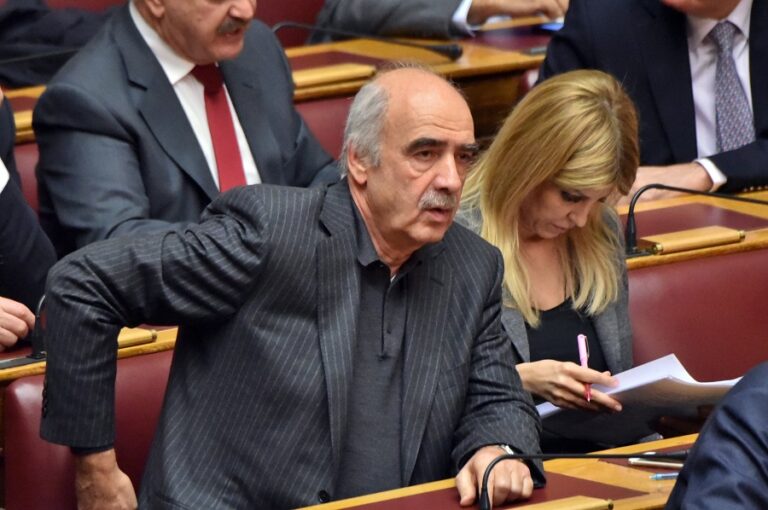 Βαγγέλης Μεϊμαράκης: «Να υιοθετήσει η Βουλή τα ανήλικα παιδιά του ήρωα πιλότου»