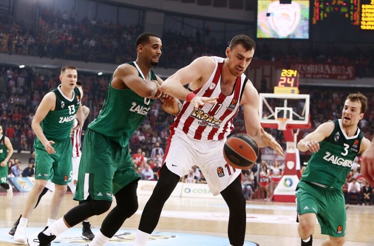 Χάνει τη σειρά ο Μιλουτίνοφ