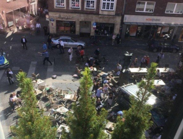 Φορτηγό παρέσυρε πεζούς στη Γερμανία! Νεκροί και τραυματίες