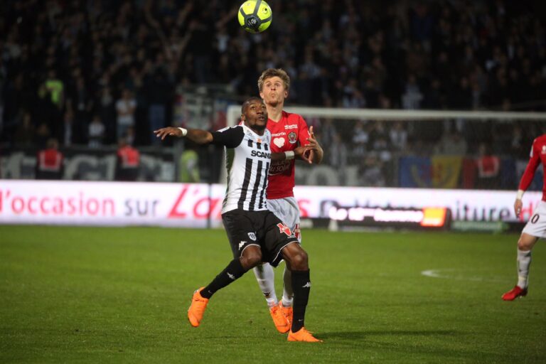 Άβολη ισοπαλία (1-1) για Ανζέ και Νις