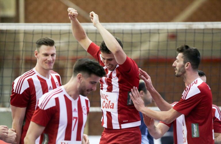 Στον τελικό με… σκούπα ο Ολυμπιακός!