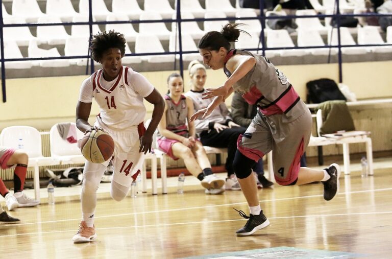 Ο Ολυμπιακός «διέλυσε» τον Παναθλητικό