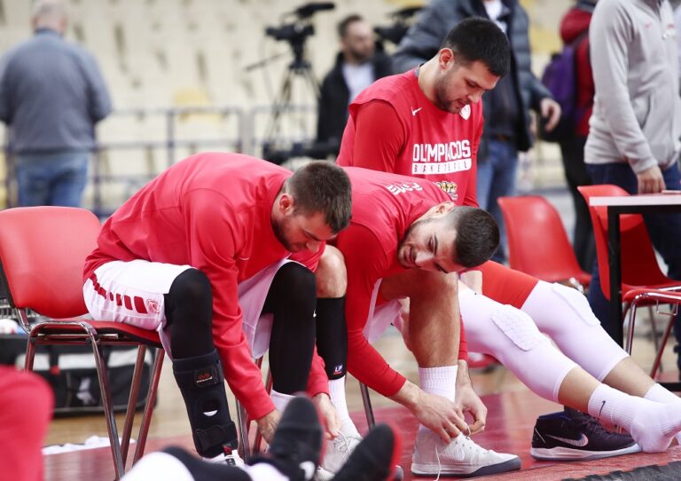 Επιστρέφει με Λαύριο ο Παπανικολάου