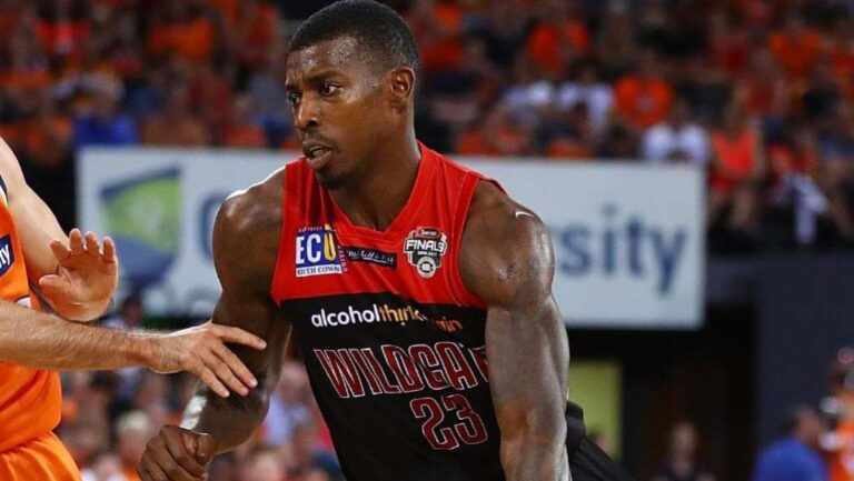 Ο Πράδερ υπέγραψε και έρχεται για τον Προμηθέα (vid)