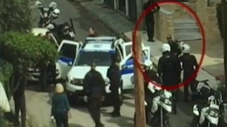 Το βίντεο από την επεισοδιακή σύλληψη των τριών διαρρηκτών στη Γλυφάδα