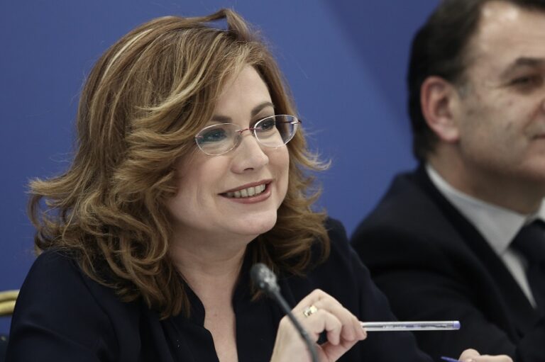 Μαρία Σπυράκη: «Η κυβέρνηση έχει τελειώσει με τα πολιτικά της καύσιμα»