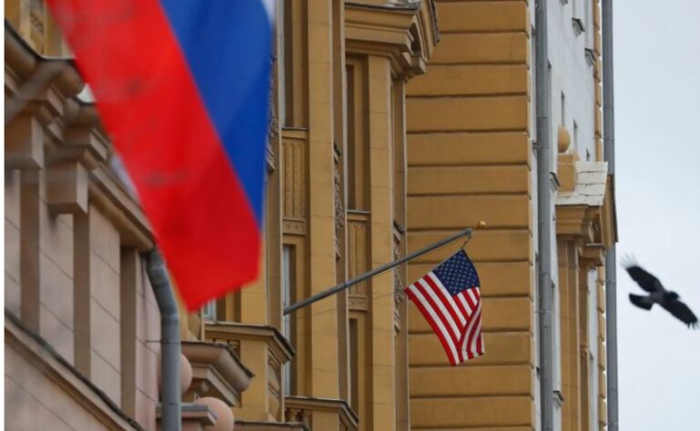 Μόσχα: Αναχώρησαν οι Αμερικανοί διπλωμάτες που απελάθηκαν