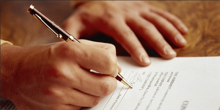 Του έσκισε το συμβόλαιο