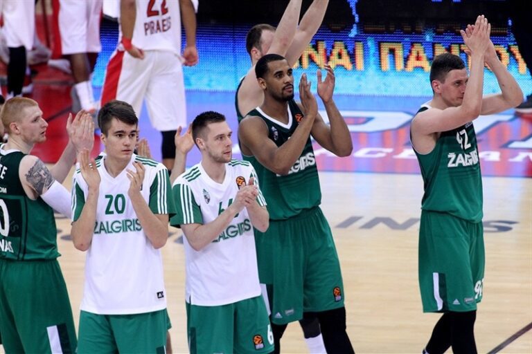 Πήρε φωτιά ο τροχός του αεροπλάνου της Ζαλγκίρις!