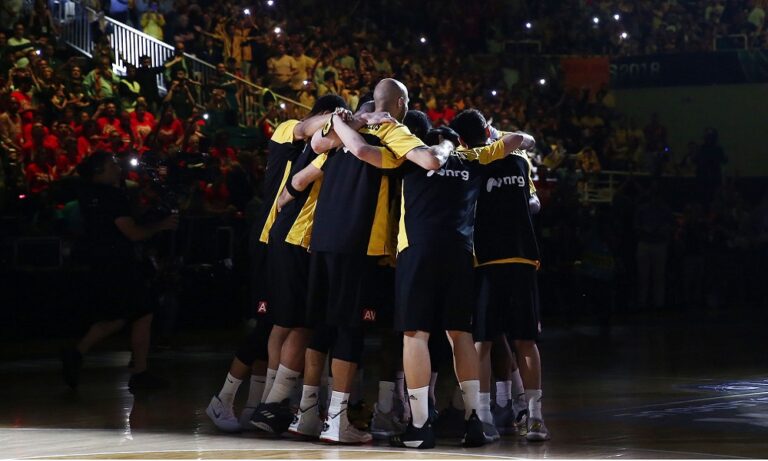 «Έπεσε» το ΟΑΚΑ στην παρουσίαση της ΑΕΚ (vid)