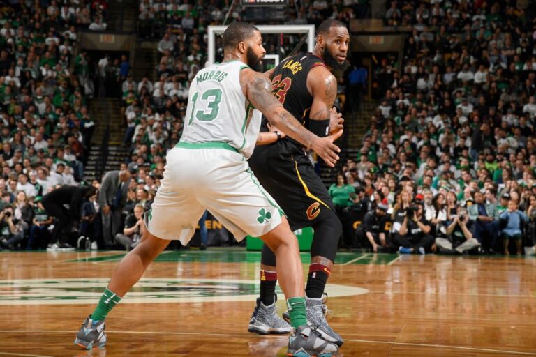 O ΛεΜπρόν και η αγαπημένη του Βοστόνη (vid)