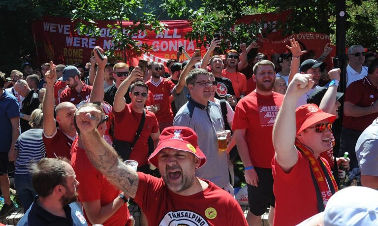 Μεθυσμένος εναντίον νηφάλιου, σημειώσατε διπλό! (vid)