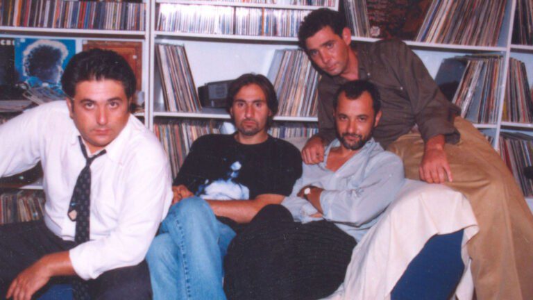 Το «Είμαστε στον Αέρα» δεν μοιάζει με τίποτα αλλο στην ελληνική τηλεόραση