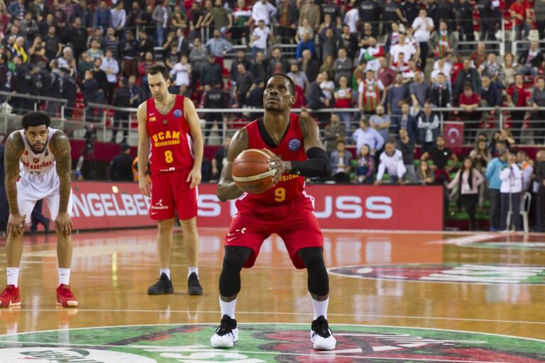 Κλουφ: «Ηρθαμε για να νικήσουμε»