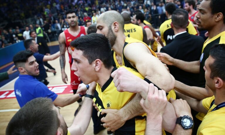 Παραλίγο… ξύλο στον ημιτελικό της ΑΕΚ (pics, vid)