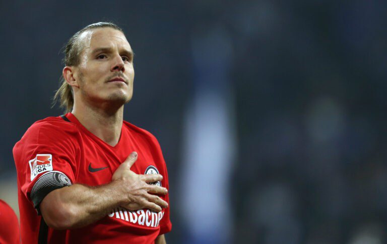 Τέλος εποχής για τον… θεό του ποδοσφαίρου της Φρανκφούρτης