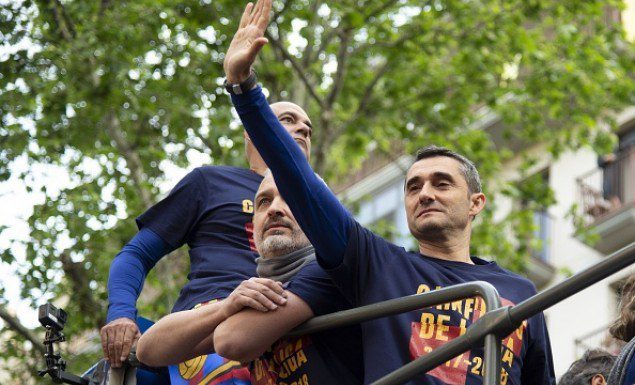 Ξυπόλητος ο Βαλβέρδε στα πανηγύρια για το πρωτάθλημα! (vid)