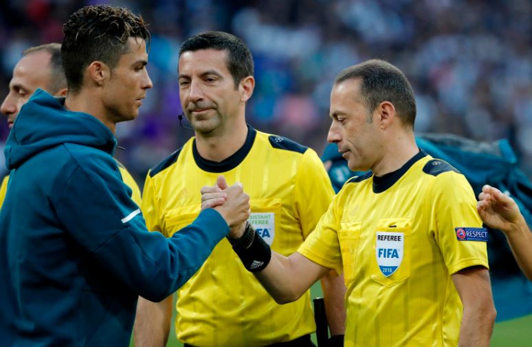 Mε Τσακίρ, δεν περνάει ποτέ!