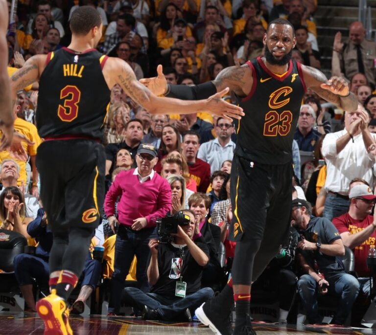 Ηχηρή απάντηση με 30άρα οι Καβαλίερς (vid)