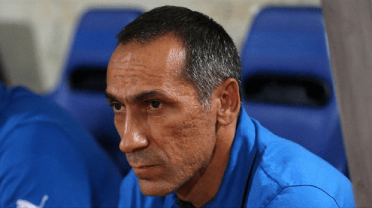 Yπογράφει ο Δώνης