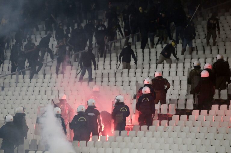 Συλλήψεις 14 οπαδών για τα επεισόδια στο ΟΑΚΑ