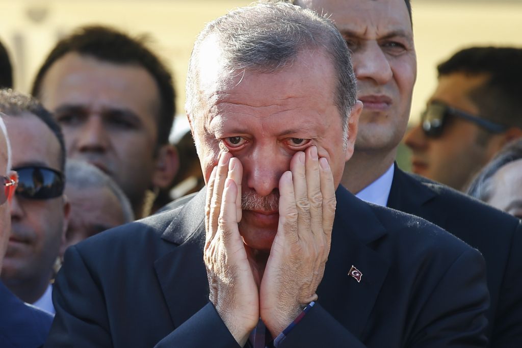 Τρόμος για Ερντογάν: «Βουλιάζει» η τουρκική λίρα – Ενδεχόμενο capital control