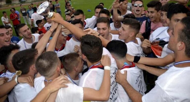 Πρωταθλήτρια ΕΠΣ Ευβοίας η Σχολή Χαλκίδας