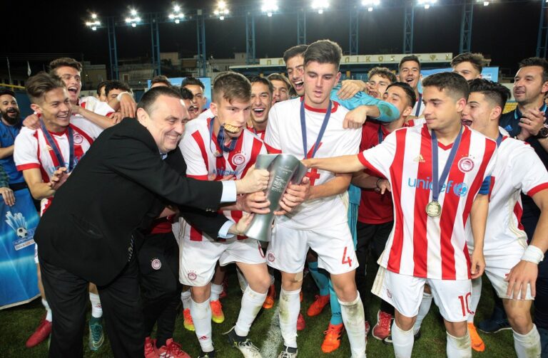 Πρωταθλητές οι έφηβοι του Ολυμπιακού!