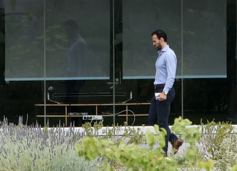 Χαμηλό μπάτζετ αν μείνει ο Αλαφούζος, προανήγγειλε ο Νταμπίζας!