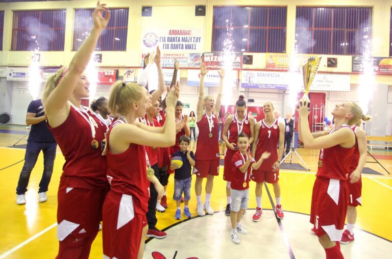 Η παρακάμερα από την φιέστα τίτλου του Ολυμπιακού (vid)