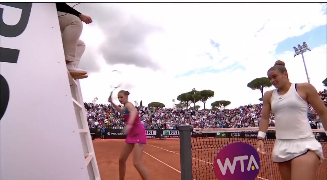 Πρόστιμο στην Πλίσκοβα, τιμωρία στην διαιτητή (vid)