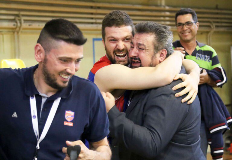 Ζήτω η τρέλα…